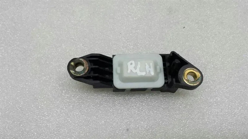 Mercedes C Class W203 Crash Sensor A0018209126 Impact Sensor