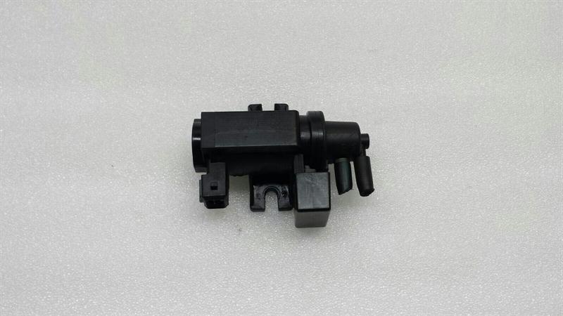 BMW 7 series E65 E66 pressure converter 7796634 pressure converter