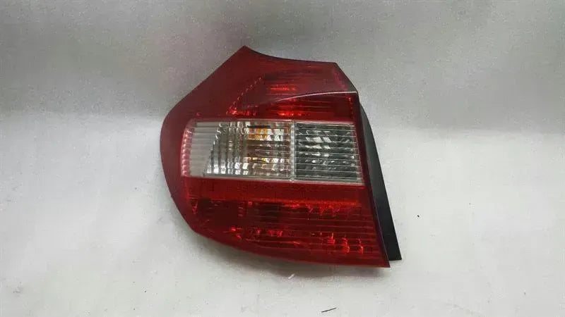 BMW 1er E81 E87 6924501 Rückleuchte Hinten links Left Rear Light