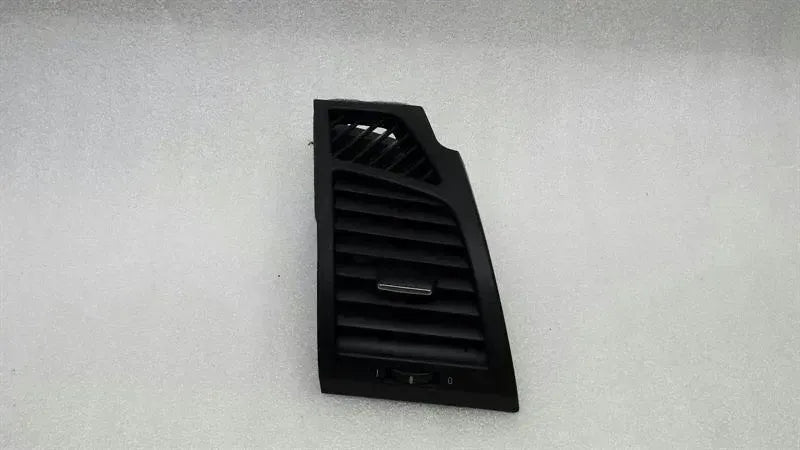 BMW 1 Series E87 RHD Right Air Vent 7059188 Right Hand Drive