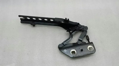 Audi A8 8E Bonnet Hinge RHS 4E0823302E Bonnet Hinge Right