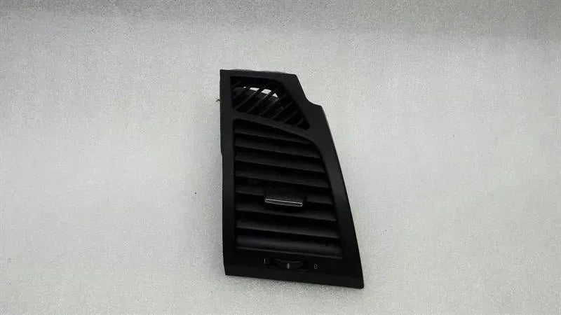 BMW 1 Series E87 RHD Right Air Vent 7059188 Right Hand Drive