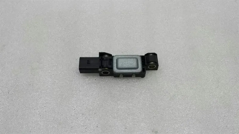 Audi A8 8E Crash Sensor 4B0959643C Impact Sensor