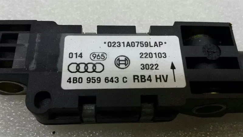 Audi A8 8E crash sensor 4B0959643C impact sensor sides