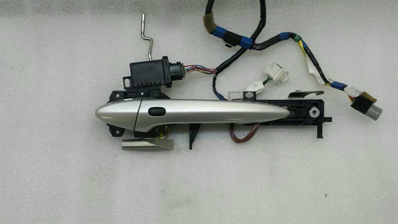 XUS ISF IS Door Handle Front Li 69220-53040-B2 Front Door Handle Keyless Go 1F2