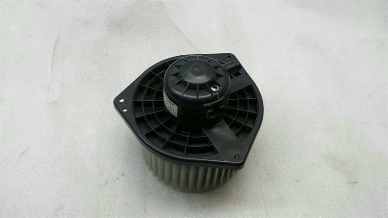 Mitsubishi Lancer Citroen Peugeot Heater Blower 7802A217 Engine Heater Blower
