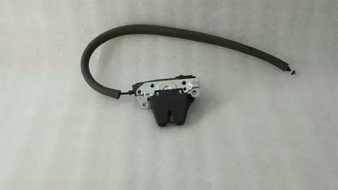 Mercedes C-Class W204 Boot Lock A2047500185 Tailgate Lock