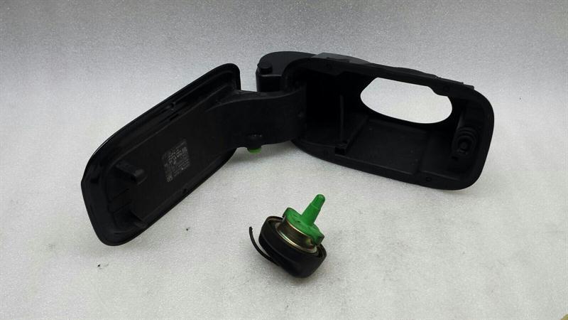 BMW 7 series E65 facelift fuel cap 51177003915 fuel filler flap