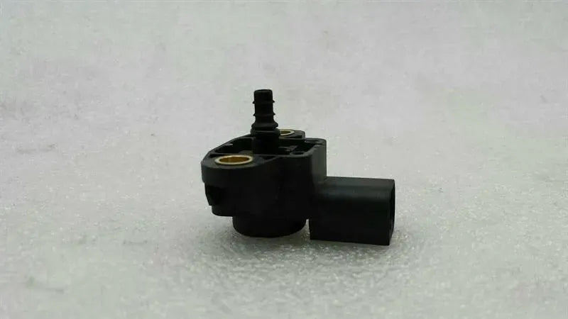Mercedes E Class W207 Charge Pressure Sensor A0071530028 Boost Pressure Sensor