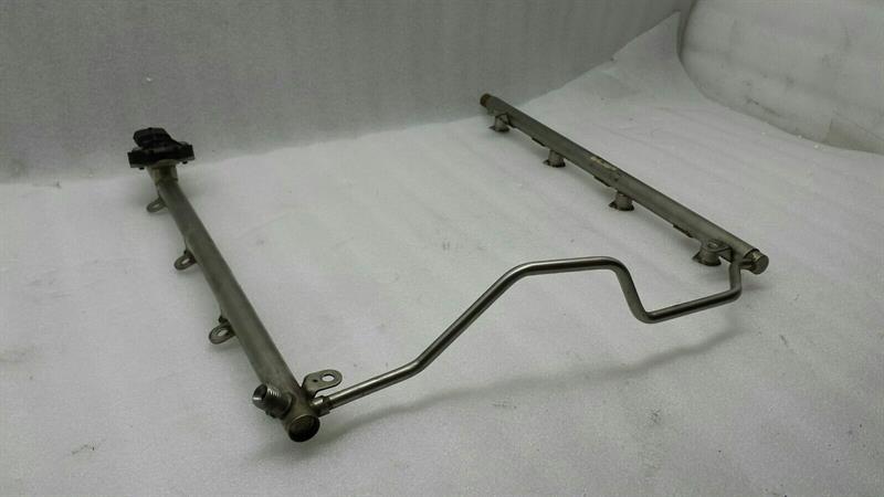 Mercedes E Class E63 AMG M156 CL63 injection strip pipe A1560701695 fuel rail
