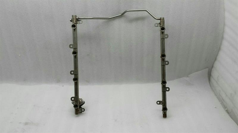 Mercedes E Class E63 AMG M156 CL63 injection strip pipe A1560701695 fuel rail