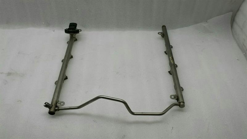 Mercedes E Class E63 AMG M156 CL63 injection strip pipe A1560701695 fuel rail