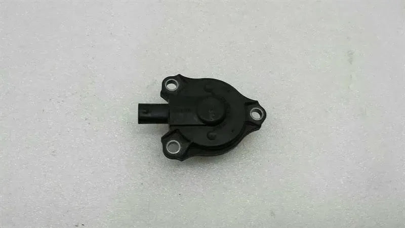 MERCEDES GLK X204 Electromagnet A2720510177 Camshaft Adjuster Magnet M272