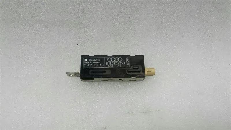 AUDI A4 8K AMPLIFIER ANTENNA 8K9035225A ANTENNA AMPLIFIER