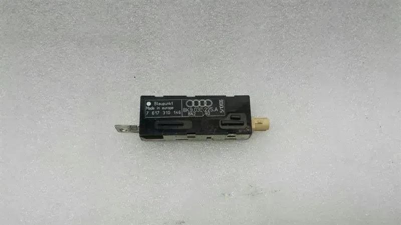AUDI A4 8K AMPLIFIER ANTENNA 8K9035225A ANTENNA AMPLIFIER