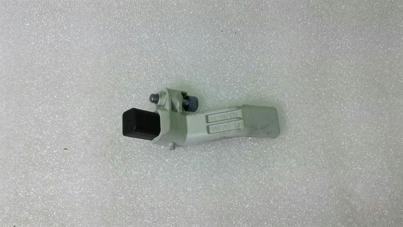 Audi A4 8K Crankshaft Position Sensor 04L906433 Pulse Generator Crankshaft CHYA