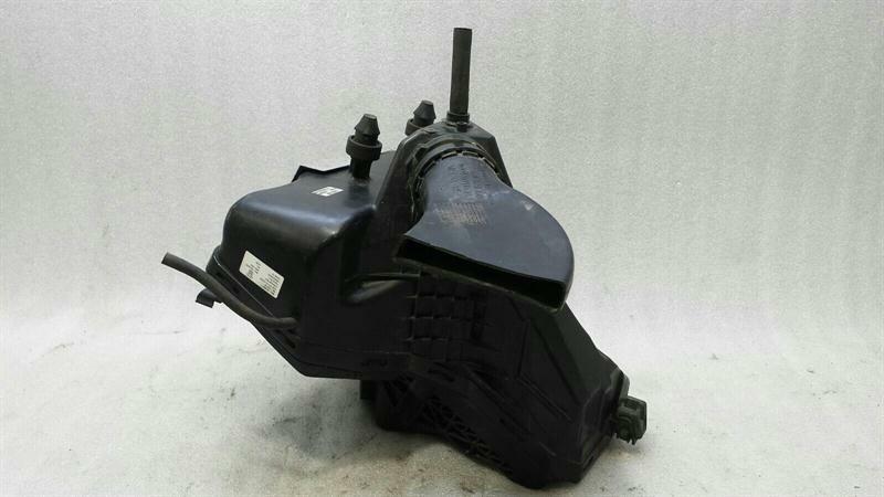 Audi A4 8K Airbox 8K0133835AD Air Filter Box
