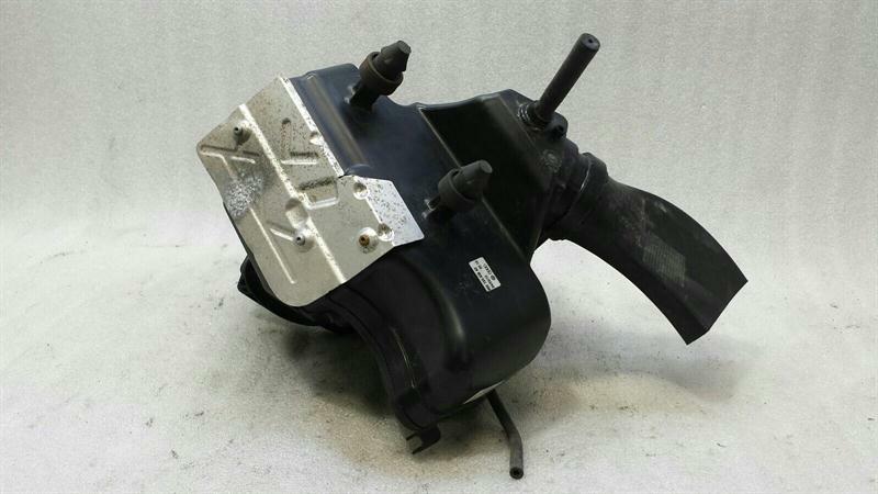 Audi A4 8K Airbox 8K0133835AD Air Filter Box