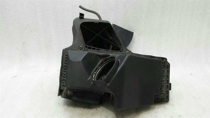 Audi A4 8K Airbox 8K0133835AD Air Filter Box