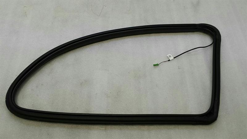 Mercedes R Class W251 1/4 Glass A2516700750 Door Window 1/4 Rear Left Dark Tint