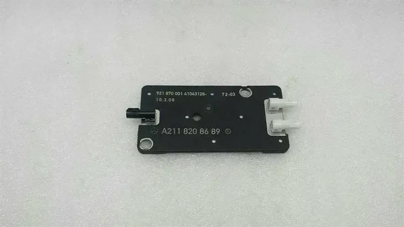 Mercedes CLS W219 Aerial / Antenna A2118208689 Antenna Booster
