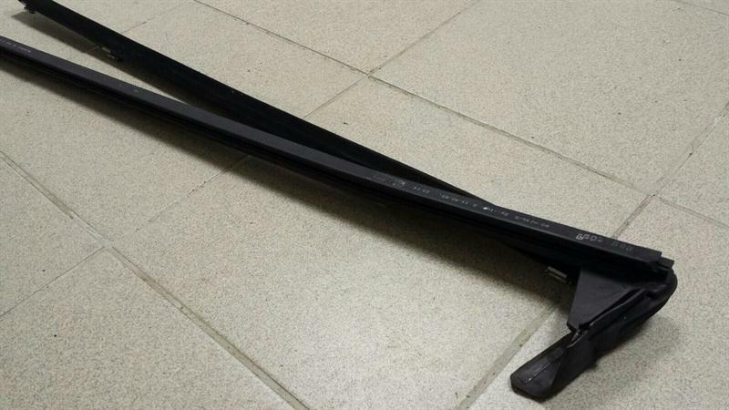 Mercedes CLK W209 Left Body Seal A2096700138 Bar Left