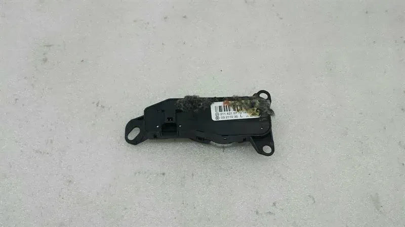Mercedes CLS W219 mirror adjustment switch A2118215779 mirror switch