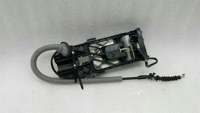 Volkswagen Scirocco door handle 1K8839885E door handle left carrier