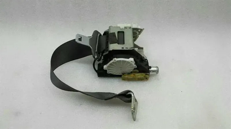 Mercedes CL W216 seat belt rear left A2168600985 rear seat belt