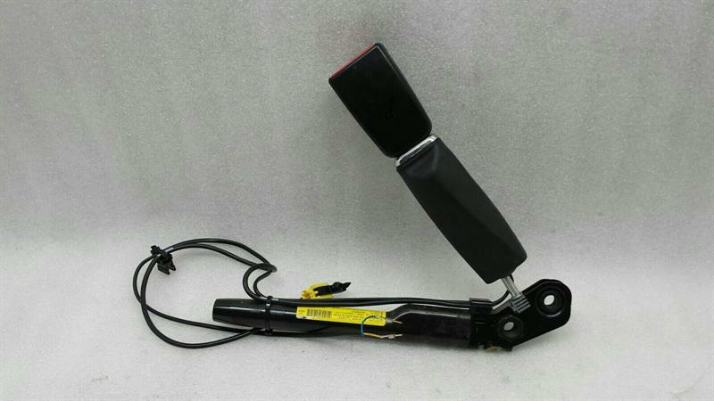 Mercedes S-Class W221 Seat Belt Tensioner Front Right A2218601469 Seatbelt Tensioner