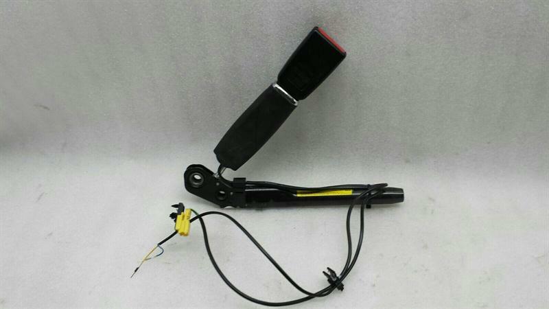 Mercedes S-Class W221 Seat Belt Tensioner Front Right A2218601469 Seatbelt Tensioner