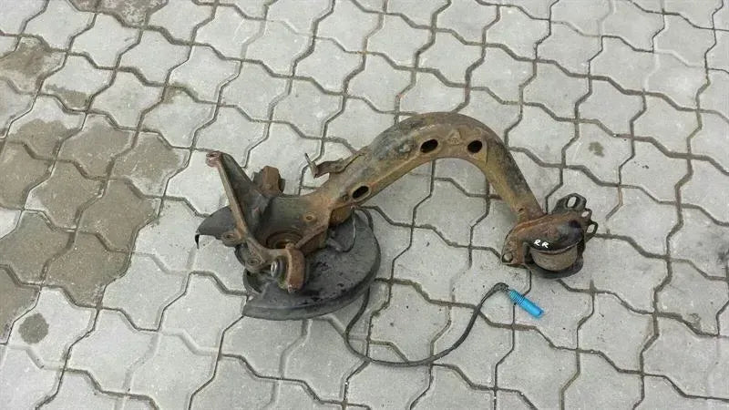 BMW Z4 E85 E86 Right Rear Hub 6774776 Wheel Bearing Housing Rear Right