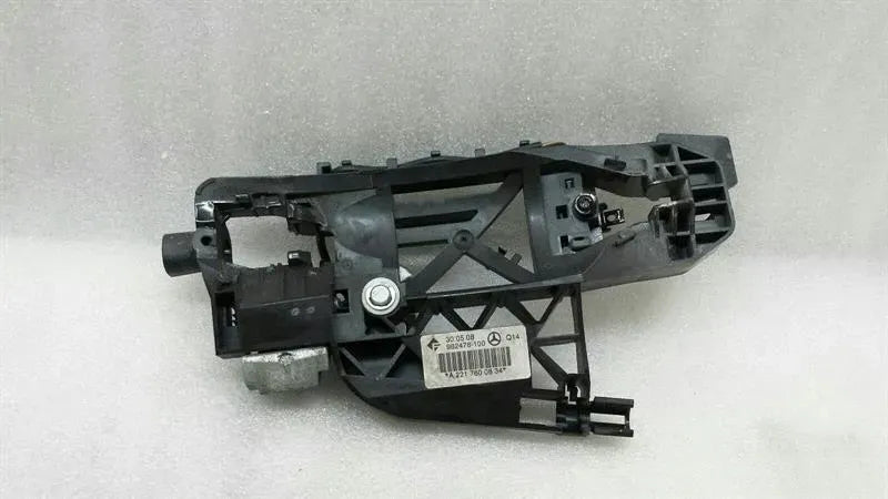 Mercedes W221 door handle carrier rear A2217600834 door handle carrier keyless go