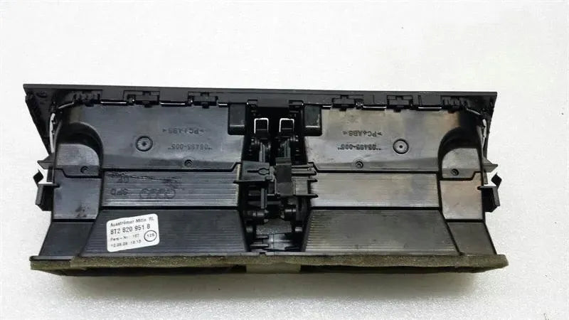 Audi A4 8K RHD Centre Air Vent 8T2820951B Right Hand Drive