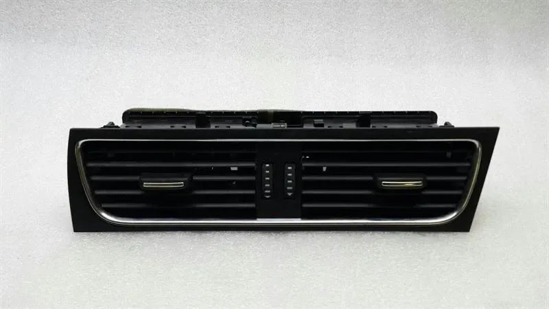 Audi A4 8K RHD Centre Air Vent 8T2820951B Right Hand Drive