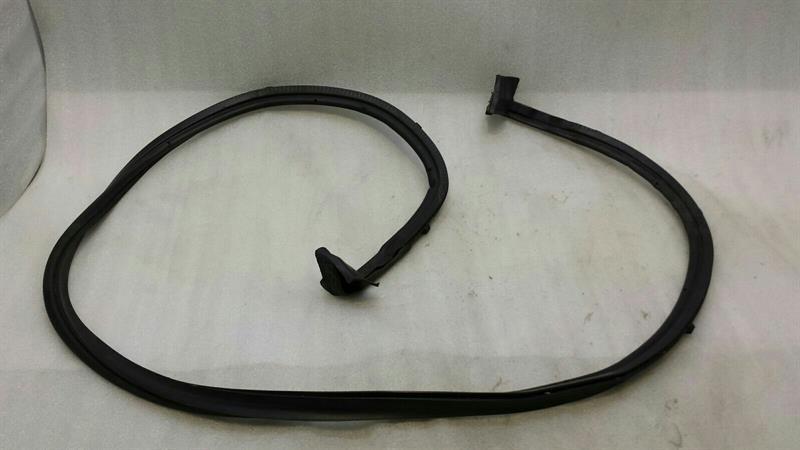 BMW 3 Series E46 folding top seal 8227910 sealing hood flap