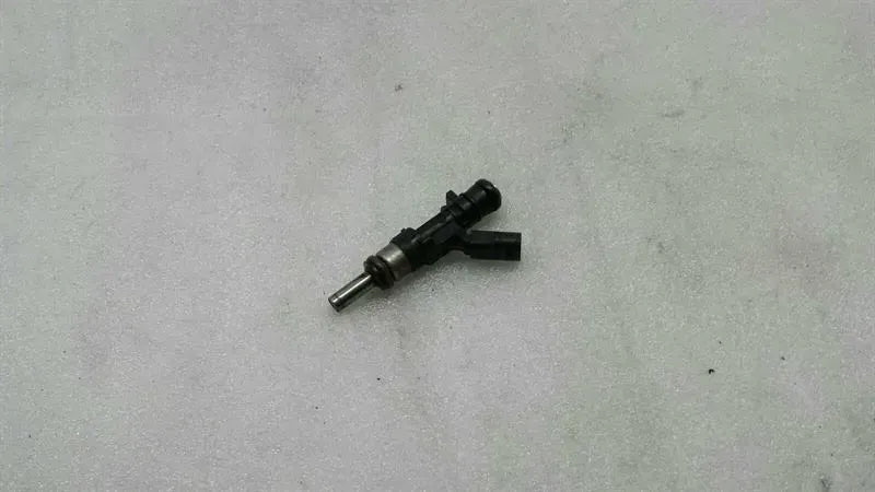 Mercedes W221 Fuel Injector A1560780023 Fuel Injector M156 S63 AMG CL63 V8