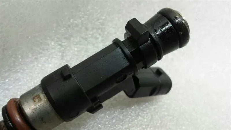 Mercedes W221 Fuel Injector A1560780023 Fuel Injector M156 S63 AMG CL63 V8