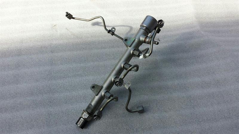 Mercedes E Class W212 Injection Strip Pipe Distributor A6510700595 Fuel Rail