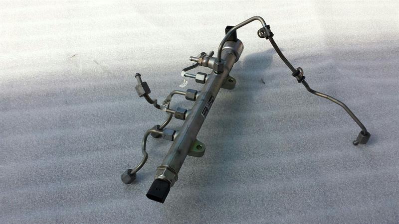 Mercedes E Class W212 Injection Strip Pipe Distributor A6510700595 Fuel Rail