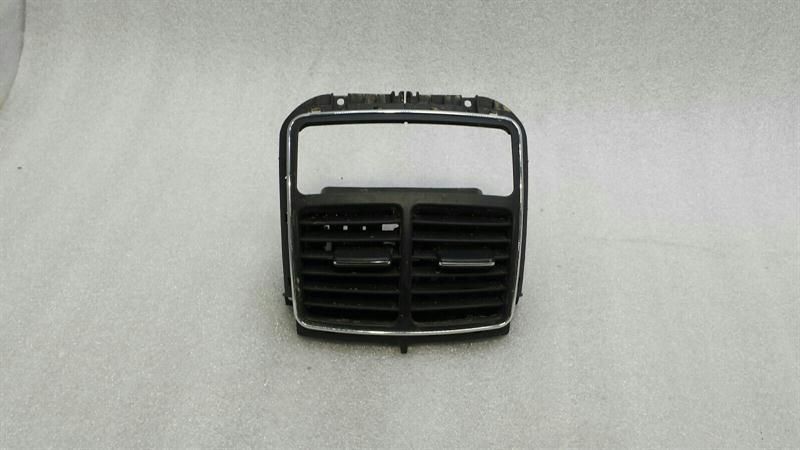 Mercedes CLS W219 Rear Air Vent A2118302254 Rear Vent Nozzle
