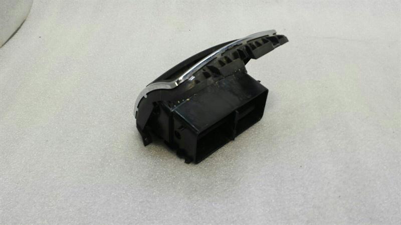 Mercedes CLS W219 Rear Air Vent A2118302254 Rear Vent Nozzle