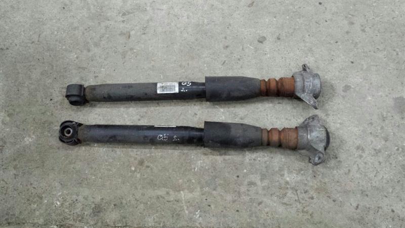 Audi Q5 R8 Rear shock absorbers 8R0513035J Stoßdämpfer hintenL + R