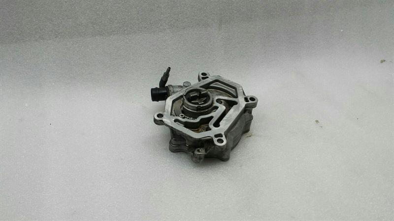 Mercedes A45 AMG W176 vacuum pump A1331800401 vacuum pump M133