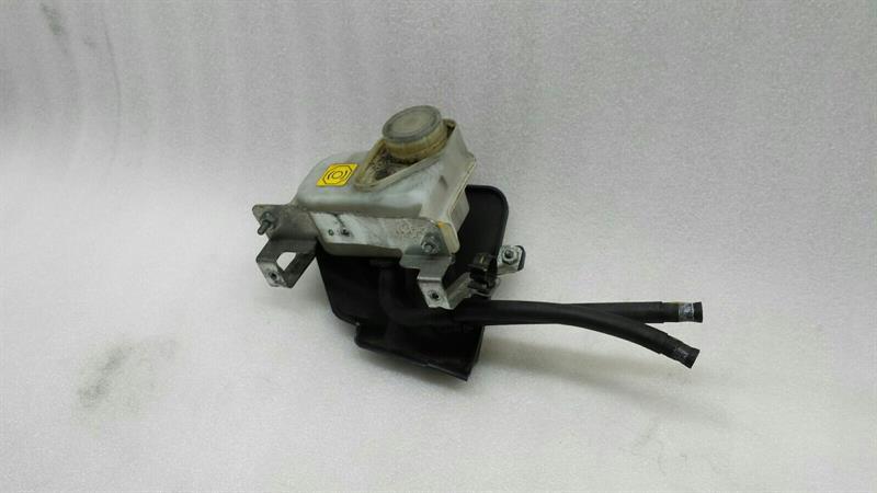 Maserati Granturismo S brake fluid reservoir brake master cylinder reservoir
