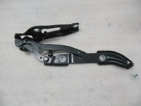 BMW 3 Series E92 E90 Boot Hinge Right 41627210676 7060628 Tailgate Hinge Right