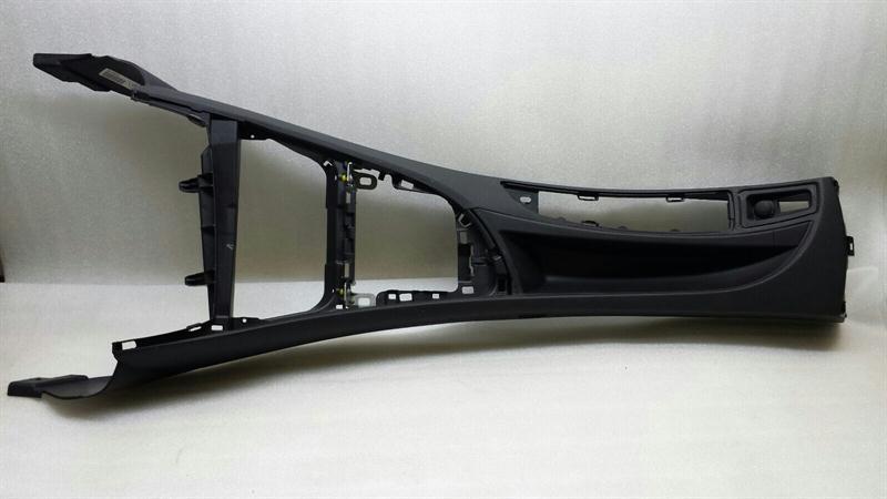BMW 1 Series E81 RHD Console 7124626 Right Hand Drive
