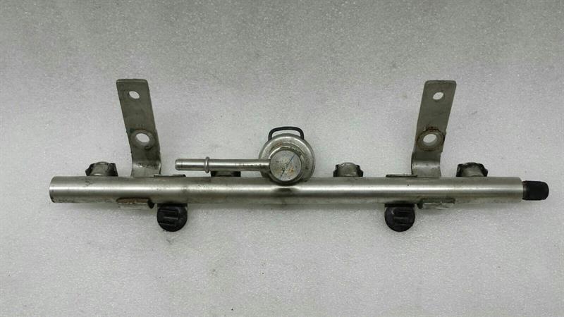 Mini Cooper S R53 Fuel Injection Moulding Pipe Manifold 13511521389 Fuel Rail