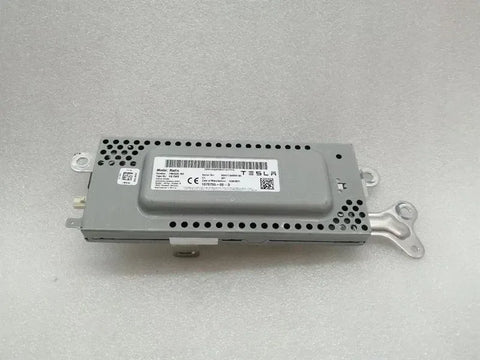 Tesla Model 3 STANDARD RANGE Electronic Module 1079755-00-D Control Unit DAB FM