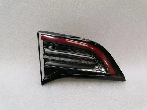 Tesla Model 3 STANDARD RANGE Left Rear Light 1077401-00-G Tail Light Rear Li